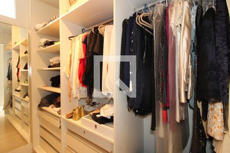 Casa à venda com 700m², 4 quartos e 5 vagasCloset da suíte 2
