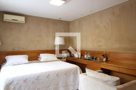 Casa à venda com 700m², 4 quartos e 5 vagasSuíte master