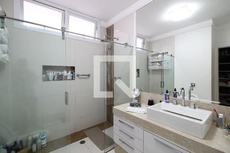 Casa à venda com 700m², 4 quartos e 5 vagasBanheiro da Suíte master