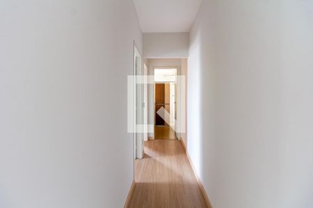 Corredor Quartos de apartamento para alugar com 2 quartos, 61m² em Vila Osasco, Osasco