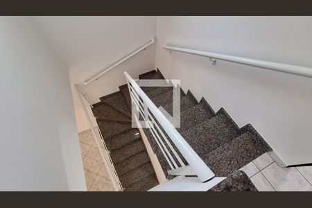 Escada de casa para alugar com 2 quartos, 144m² em Guilhermina, Praia Grande