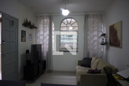 Sala de casa para alugar com 2 quartos, 115m² em Parque Assunção, Taboão da Serra