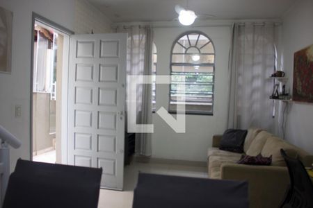 Sala de casa para alugar com 2 quartos, 115m² em Parque Assunção, Taboão da Serra