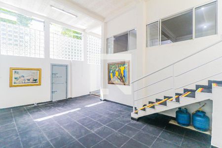 Casa para alugar com 371m², 16 quartos e 16 vagasQuintal