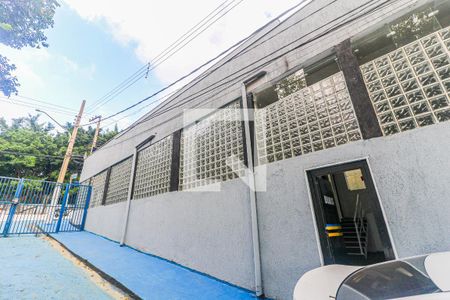 Casa para alugar com 371m², 16 quartos e 16 vagasFachada