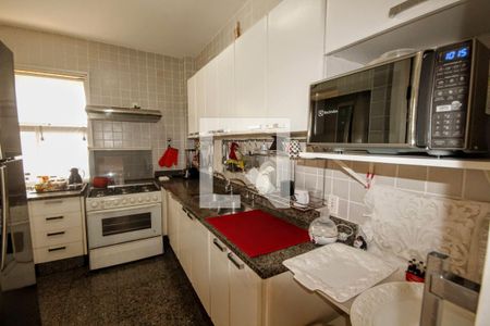 banheiro de apartamento à venda com 3 quartos, 265m² em Santo Antônio, Belo Horizonte