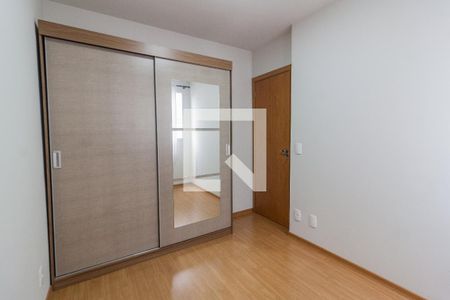 Quarto 2 de apartamento para alugar com 2 quartos, 48m² em Serraria, São José