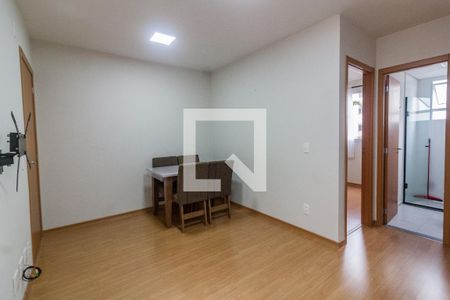 Sala de apartamento para alugar com 2 quartos, 48m² em Serraria, São José