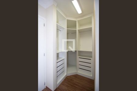 Casa de condomínio para alugar com 115m², 3 quartos e 2 vagasCloset da suíte