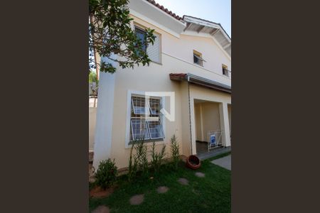 Casa de condomínio para alugar com 115m², 3 quartos e 2 vagasFachada