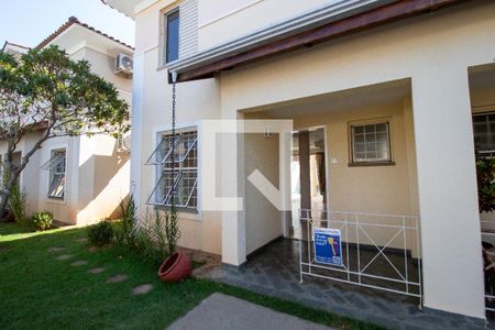 Casa de condomínio para alugar com 115m², 3 quartos e 2 vagasFachada