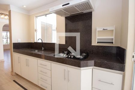 Casa de condomínio para alugar com 115m², 3 quartos e 2 vagasCozinha