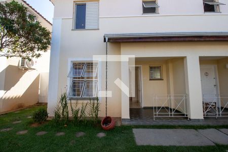 Casa de condomínio para alugar com 115m², 3 quartos e 2 vagasFachada