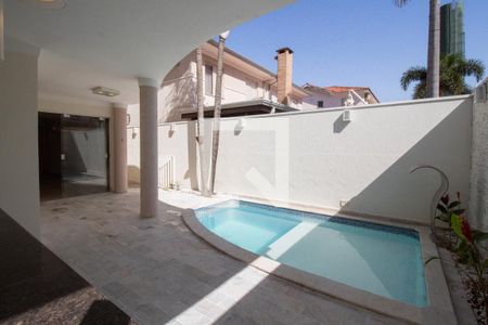 Casa de condomínio para alugar com 115m², 3 quartos e 2 vagasQuintal e piscina