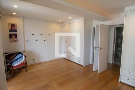 Apartamento à venda com 364m², 4 quartos e 3 vagasQuarto