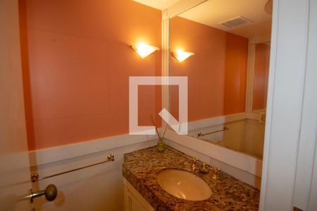 Apartamento à venda com 364m², 4 quartos e 3 vagasBanheiro 4