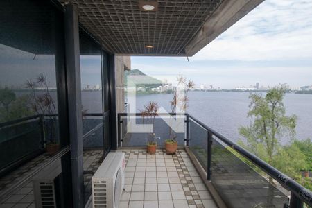 Apartamento à venda com 364m², 4 quartos e 3 vagasVaranda