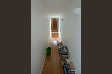 Apartamento à venda com 364m², 4 quartos e 3 vagasCorredor