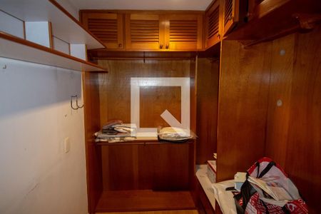 Apartamento à venda com 364m², 4 quartos e 3 vagasCloset