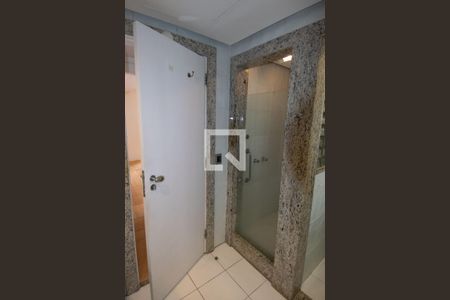 Apartamento à venda com 364m², 4 quartos e 3 vagasBanheiro 3