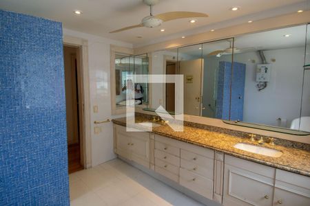 Apartamento à venda com 364m², 4 quartos e 3 vagasBanheiro