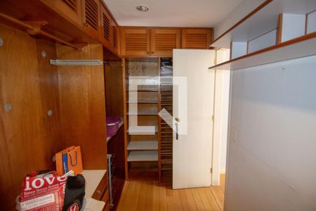 Apartamento à venda com 364m², 4 quartos e 3 vagasCloset