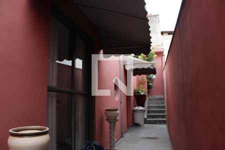 Casa à venda com 150m², 3 quartos e 2 vagasCorredor externo