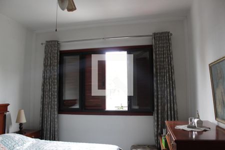 Casa à venda com 150m², 3 quartos e 2 vagasSuíte