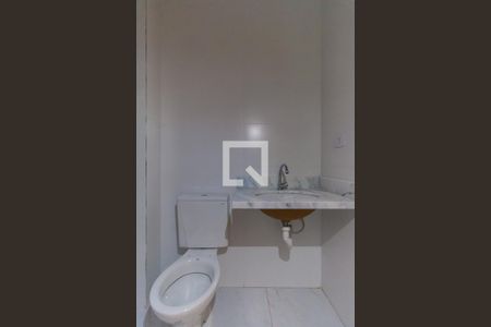 Banheiro de apartamento para alugar com 2 quartos, 47m² em Vila Ivone, São Paulo