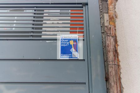 Placa Instalada de apartamento para alugar com 2 quartos, 47m² em Vila Ivone, São Paulo