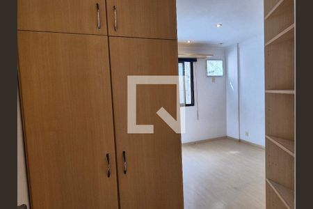 Quarto de apartamento para alugar com 3 quartos, 120m² em Recreio dos Bandeirantes, Rio de Janeiro