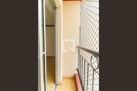 Sacada da Sala de apartamento para alugar com 2 quartos, 48m² em Vila Carmosina, São Paulo