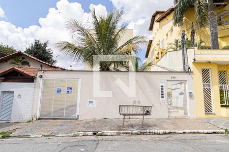 Casa de condomínio para alugar com 87m², 2 quartos e 1 vaga Casa de condomínio para alugar com 87m², 2 quartos e 1 vagaFachada
