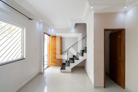 Sala de casa de condomínio para alugar com 2 quartos, 87m² em Vila Ré, São Paulo