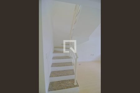 Escada de casa de condomínio à venda com 2 quartos, 130m² em Marechal Rondon, Canoas