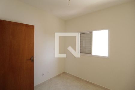 Quarto 2 de apartamento para alugar com 2 quartos, 50m² em Jardim Inconfidência, Uberlândia