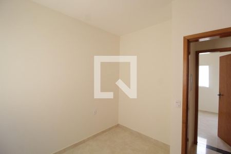 Quarto 2 de apartamento para alugar com 2 quartos, 50m² em Jardim Inconfidência, Uberlândia