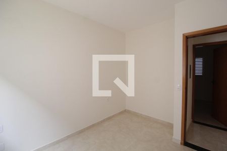 Quarto 1 de apartamento para alugar com 2 quartos, 50m² em Jardim Inconfidência, Uberlândia