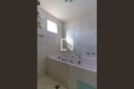 Apartamento à venda com 125m², 2 quartos e 3 vagasBanheiro da Suíte 1