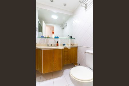 Apartamento à venda com 125m², 2 quartos e 3 vagasBanheiro Social