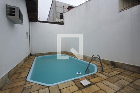 Casa para alugar com 388m², 4 quartos e 2 vagasPiscina