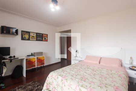 Casa para alugar com 388m², 4 quartos e 2 vagasQuarto