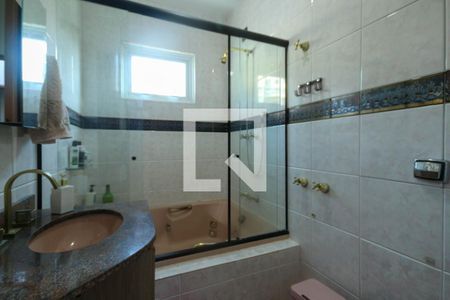 Casa à venda com 239m², 3 quartos e 3 vagas Casa à venda com 239m², 3 quartos e 3 vagasBanheiro do quarto 1