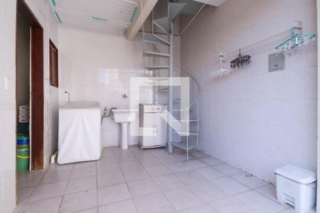 Casa à venda com 239m², 3 quartos e 3 vagas Casa à venda com 239m², 3 quartos e 3 vagasÁrea de serviço