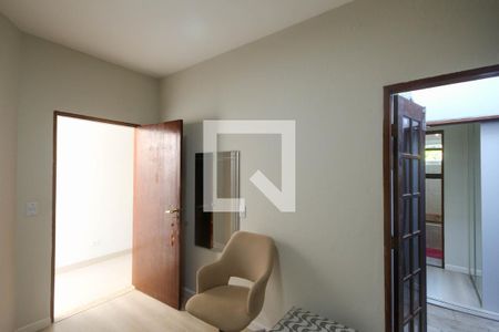 Casa à venda com 239m², 3 quartos e 3 vagas Casa à venda com 239m², 3 quartos e 3 vagasQuarto 2