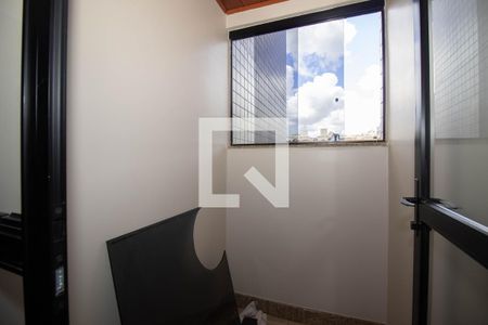 Apartamento para alugar com 75m², 2 quartos e 1 vagaSacada