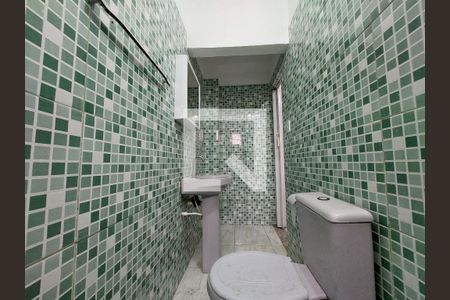 Banheiro de casa para alugar com 1 quarto, 30m² em Vila Sao Paulo, São Paulo