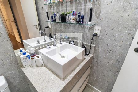 Apartamento à venda com 99m², 3 quartos e 2 vagasBanheiro da Suíte