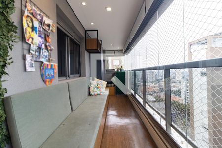 Apartamento à venda com 99m², 3 quartos e 2 vagasVaranda 