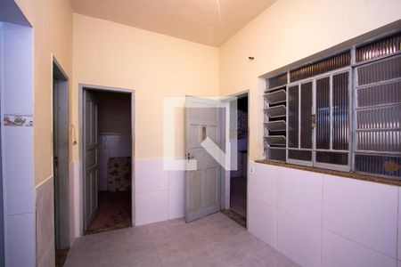 Sala de casa para alugar com 2 quartos, 80m² em Porto Novo, São Gonçalo